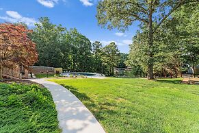 Shoreway Cove by Avantstay Waterfront Pool Dock