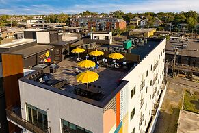 The Carter 301 by Avantstay 4BR Balcony