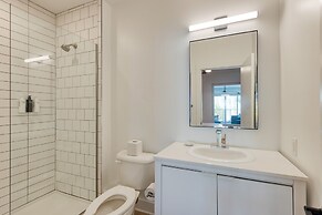 The Carter 301 by Avantstay 4BR Balcony