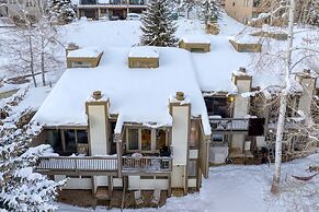Vail Vista Mountain Retreat w Balcony Views Near Vail Ski Village