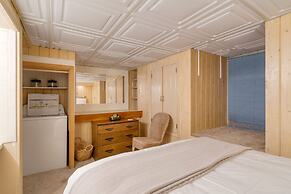 Vail Vista Mountain Retreat w Balcony Views Near Vail Ski Village