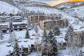 Vail Vista Mountain Retreat w Balcony Views Near Vail Ski Village