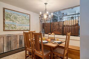 Vail Vista Mountain Retreat w Balcony Views Near Vail Ski Village