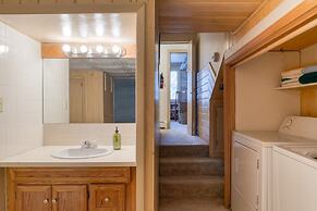 Vail Vista Mountain Retreat w Balcony Views Near Vail Ski Village