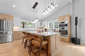 Water Break at the Lake by Avantstay Lakefront Private Dock