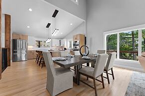 Water Break at the Lake by Avantstay Lakefront Private Dock