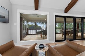 Water Break at the Lake by Avantstay Lakefront Private Dock