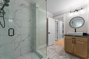 Water Break at the Lake by Avantstay Lakefront Private Dock