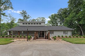 Water Break at the Lake by Avantstay Lakefront Private Dock