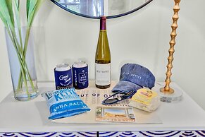 Southern Oasis by Avantstay 0 5mi Walk to the Beach Pool Patio Large Y