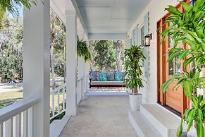 Southern Oasis by Avantstay 0 5mi Walk to the Beach Pool Patio Large Y