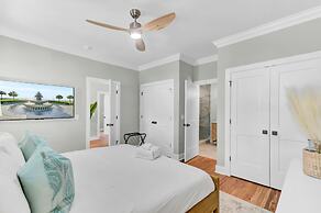 Southern Oasis by Avantstay 0 5mi Walk to the Beach Pool Patio Large Y