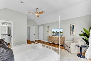 Southern Oasis by Avantstay 0 5mi Walk to the Beach Pool Patio Large Y