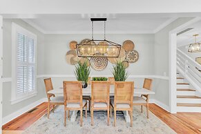 Southern Oasis by Avantstay 0 5mi Walk to the Beach Pool Patio Large Y