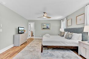 Southern Oasis by Avantstay 0 5mi Walk to the Beach Pool Patio Large Y