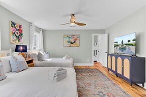 Southern Oasis by Avantstay 0 5mi Walk to the Beach Pool Patio Large Y