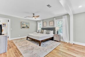 Southern Oasis by Avantstay 0 5mi Walk to the Beach Pool Patio Large Y