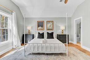 Southern Oasis by Avantstay 0 5mi Walk to the Beach Pool Patio Large Y