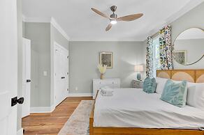 Southern Oasis by Avantstay 0 5mi Walk to the Beach Pool Patio Large Y