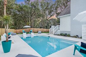 Southern Oasis by Avantstay 0 5mi Walk to the Beach Pool Patio Large Y