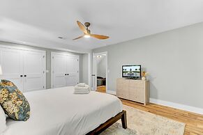 Southern Oasis by Avantstay 0 5mi Walk to the Beach Pool Patio Large Y