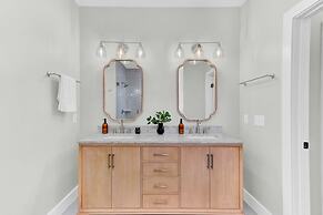 Southern Oasis by Avantstay 0 5mi Walk to the Beach Pool Patio Large Y