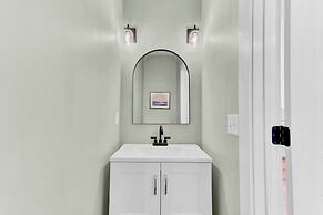 Southern Oasis by Avantstay 0 5mi Walk to the Beach Pool Patio Large Y