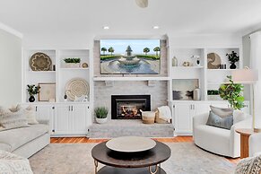 Southern Oasis by Avantstay 0 5mi Walk to the Beach Pool Patio Large Y