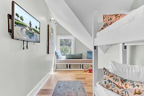 Southern Oasis by Avantstay 0 5mi Walk to the Beach Pool Patio Large Y