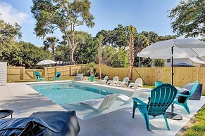 Southern Oasis by Avantstay 0 5mi Walk to the Beach Pool Patio Large Y
