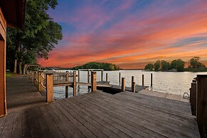 Sunset Shores Resort The Homestead by Avantstay