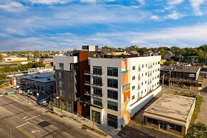 The Carter 504 by Avantstay Mins to Downtown