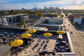 The Carter 504 by Avantstay Mins to Downtown