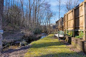 Creekside Haven Gatlinburg Escape by a Bubbling Creek Near Top Attract
