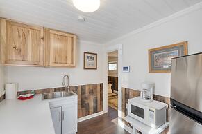 Creekside Haven Gatlinburg Escape by a Bubbling Creek Near Top Attract