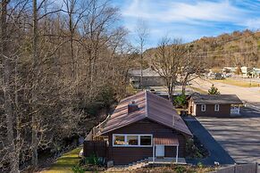 Creekside Haven Gatlinburg Escape by a Bubbling Creek Near Top Attract