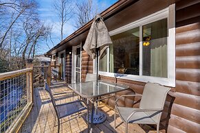 Creekside Haven Gatlinburg Escape by a Bubbling Creek Near Top Attract