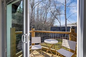 Creekside Haven Gatlinburg Escape by a Bubbling Creek Near Top Attract