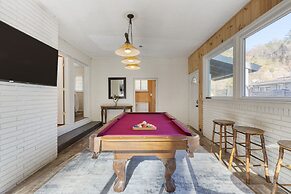 Creekside Haven Gatlinburg Escape by a Bubbling Creek Near Top Attract