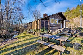 Creekside Haven Gatlinburg Escape by a Bubbling Creek Near Top Attract