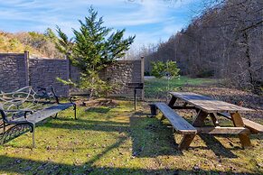 Creekside Haven Gatlinburg Escape by a Bubbling Creek Near Top Attract