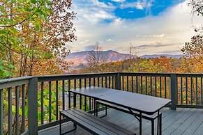 Greene Mountain Lodge by Avantstay Sleeps 22 Hot Tub Game Room Theater