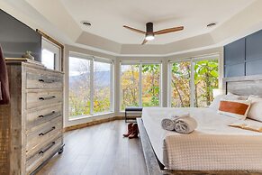 Greene Mountain Lodge by Avantstay Sleeps 22 Hot Tub Game Room Theater