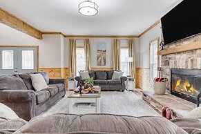 Greene Mountain Lodge by Avantstay Sleeps 22 Hot Tub Game Room Theater