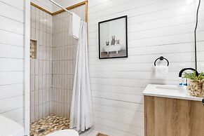 Greene Mountain Lodge by Avantstay Sleeps 22 Hot Tub Game Room Theater