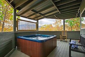 Greene Mountain Lodge by Avantstay Sleeps 22 Hot Tub Game Room Theater