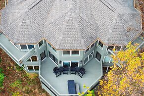 Greene Mountain Lodge by Avantstay Sleeps 22 Hot Tub Game Room Theater