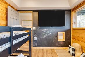 Greene Mountain Lodge by Avantstay Sleeps 22 Hot Tub Game Room Theater