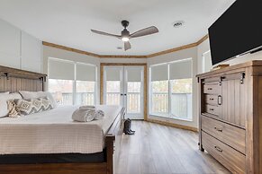 Greene Mountain Lodge by Avantstay Sleeps 22 Hot Tub Game Room Theater