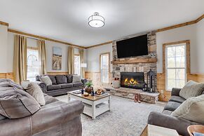 Greene Mountain Lodge by Avantstay Sleeps 22 Hot Tub Game Room Theater